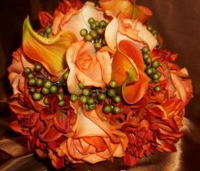 Beautiful Fall Wedding Bouquet. Real Touch Calla lily, Roses, Rose Buds, Eva Berries and Dahlias. Mossy Oak Camo look with change of ribbon